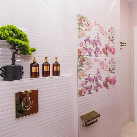 The Pearl Downtown * Sofya